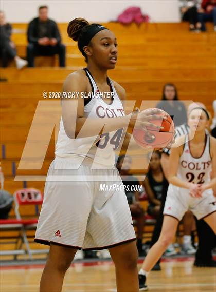 Thumbnail 2 in Parkway Central vs Pattonville (MSHSAA Class 5 District Final) photogallery.
