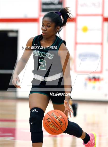Thumbnail 3 in Parkway Central vs Pattonville (MSHSAA Class 5 District Final) photogallery.