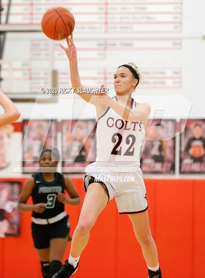 Thumbnail 3 in Parkway Central vs Pattonville (MSHSAA Class 5 District Final) photogallery.