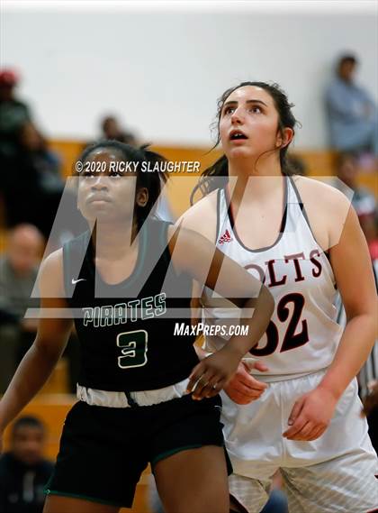 Thumbnail 2 in Parkway Central vs Pattonville (MSHSAA Class 5 District Final) photogallery.