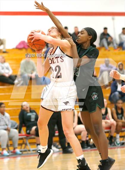 Thumbnail 1 in Parkway Central vs Pattonville (MSHSAA Class 5 District Final) photogallery.