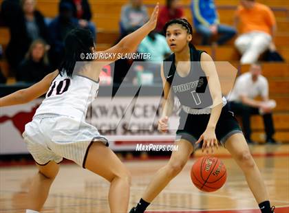 Thumbnail 3 in Parkway Central vs Pattonville (MSHSAA Class 5 District Final) photogallery.