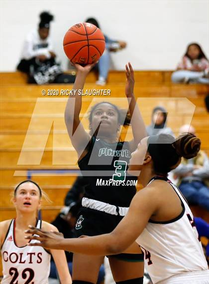 Thumbnail 2 in Parkway Central vs Pattonville (MSHSAA Class 5 District Final) photogallery.