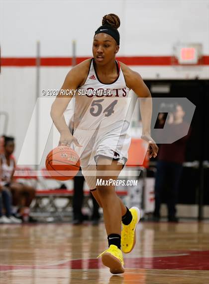 Thumbnail 1 in Parkway Central vs Pattonville (MSHSAA Class 5 District Final) photogallery.
