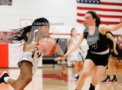 Thumbnail 1 in Parkway Central vs Pattonville (MSHSAA Class 5 District Final) photogallery.