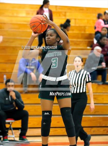 Thumbnail 1 in Parkway Central vs Pattonville (MSHSAA Class 5 District Final) photogallery.