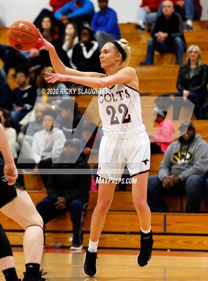 Thumbnail 2 in Parkway Central vs Pattonville (MSHSAA Class 5 District Final) photogallery.