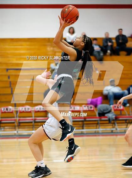 Thumbnail 1 in Parkway Central vs Pattonville (MSHSAA Class 5 District Final) photogallery.