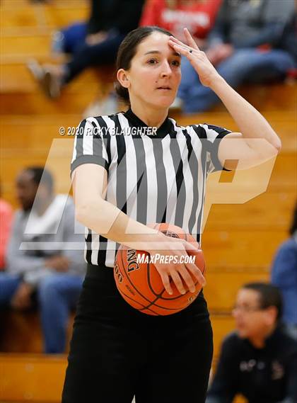 Thumbnail 3 in Parkway Central vs Pattonville (MSHSAA Class 5 District Final) photogallery.