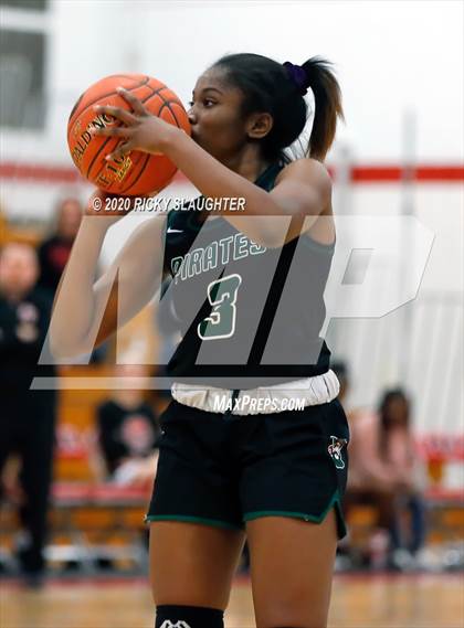 Thumbnail 2 in Parkway Central vs Pattonville (MSHSAA Class 5 District Final) photogallery.