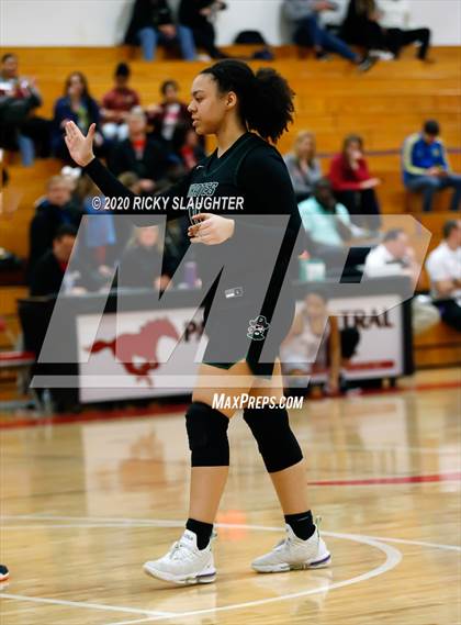 Thumbnail 2 in Parkway Central vs Pattonville (MSHSAA Class 5 District Final) photogallery.