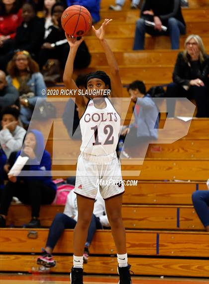 Thumbnail 3 in Parkway Central vs Pattonville (MSHSAA Class 5 District Final) photogallery.