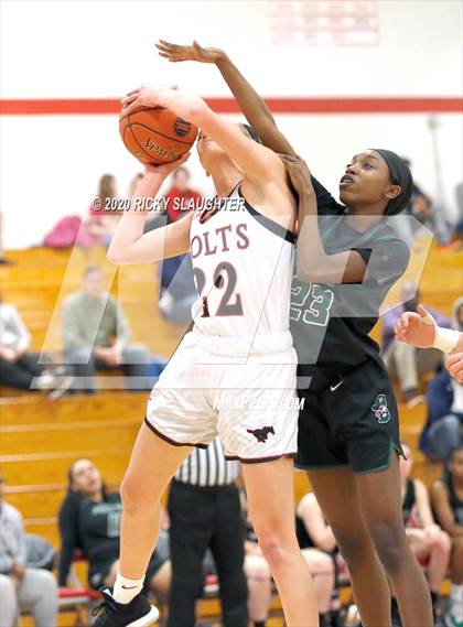 Thumbnail 2 in Parkway Central vs Pattonville (MSHSAA Class 5 District Final) photogallery.