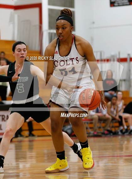Thumbnail 2 in Parkway Central vs Pattonville (MSHSAA Class 5 District Final) photogallery.
