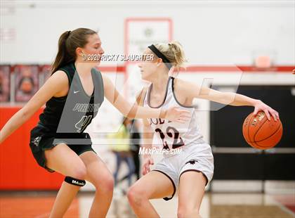 Thumbnail 3 in Parkway Central vs Pattonville (MSHSAA Class 5 District Final) photogallery.