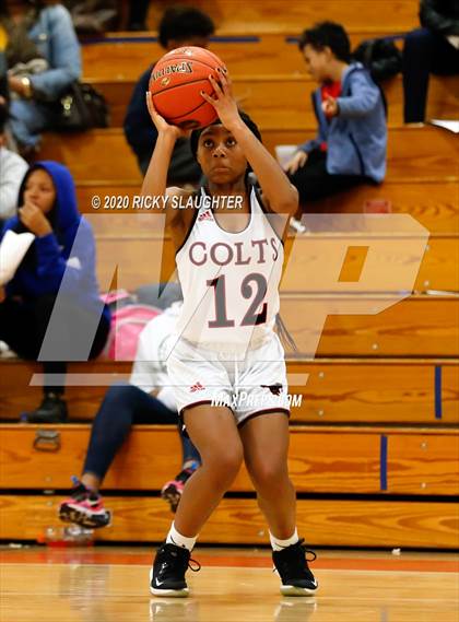 Thumbnail 1 in Parkway Central vs Pattonville (MSHSAA Class 5 District Final) photogallery.