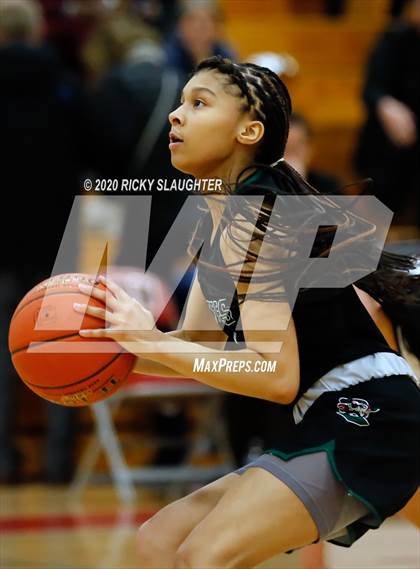 Thumbnail 1 in Parkway Central vs Pattonville (MSHSAA Class 5 District Final) photogallery.