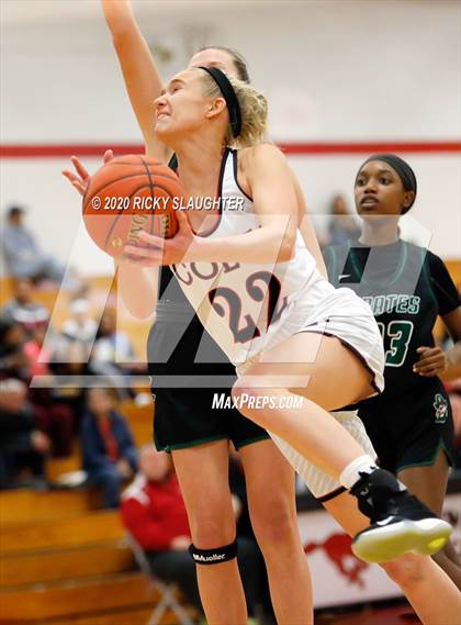 Thumbnail 2 in Parkway Central vs Pattonville (MSHSAA Class 5 District Final) photogallery.