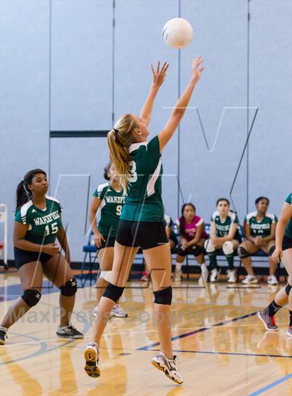Thumbnail 2 in Yorktown vs Wakefield (Jr. Volleyball Brawl II) photogallery.