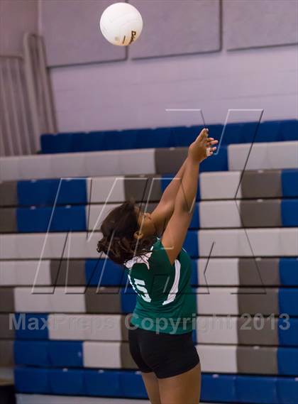 Thumbnail 2 in Yorktown vs Wakefield (Jr. Volleyball Brawl II) photogallery.