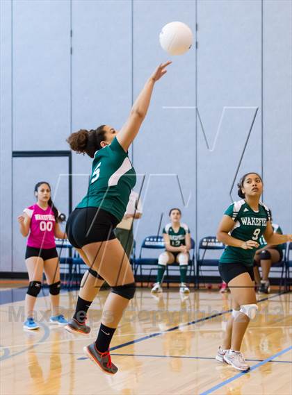 Thumbnail 2 in Yorktown vs Wakefield (Jr. Volleyball Brawl II) photogallery.