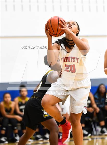 Thumbnail 2 in Abilene vs Trinity (Southwest Autogroup Lady Roo Christmas Classic) photogallery.