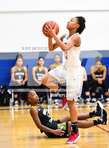 Thumbnail 3 in Abilene vs Trinity (Southwest Autogroup Lady Roo Christmas Classic) photogallery.