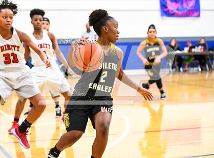 Thumbnail 3 in Abilene vs Trinity (Southwest Autogroup Lady Roo Christmas Classic) photogallery.