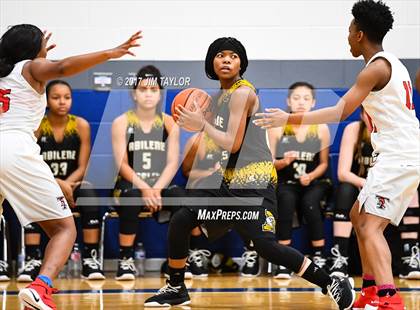 Thumbnail 1 in Abilene vs Trinity (Southwest Autogroup Lady Roo Christmas Classic) photogallery.