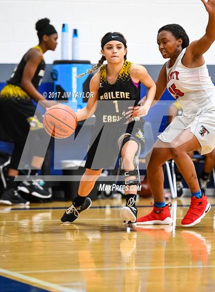 Thumbnail 2 in Abilene vs Trinity (Southwest Autogroup Lady Roo Christmas Classic) photogallery.