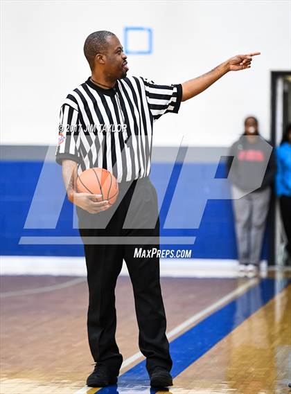 Thumbnail 3 in Abilene vs Trinity (Southwest Autogroup Lady Roo Christmas Classic) photogallery.