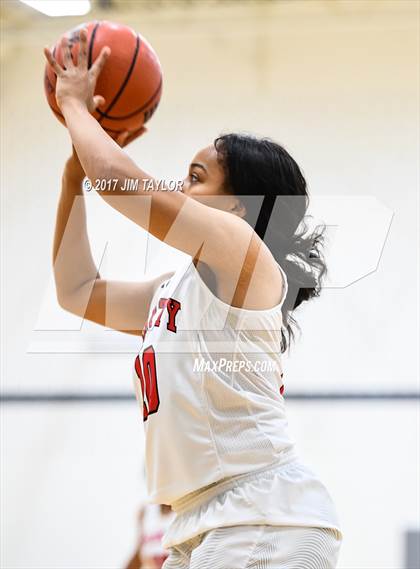 Thumbnail 2 in Abilene vs Trinity (Southwest Autogroup Lady Roo Christmas Classic) photogallery.