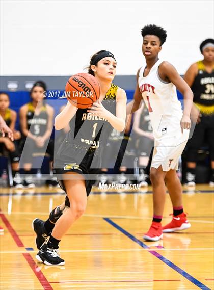 Thumbnail 3 in Abilene vs Trinity (Southwest Autogroup Lady Roo Christmas Classic) photogallery.