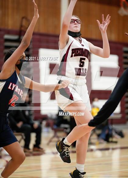 Thumbnail 1 in Lynbrook @ Piedmont Hills photogallery.