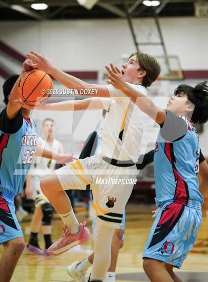 Thumbnail 2 in Eureka vs. Owyhee (NIAA 1A East League Final) photogallery.