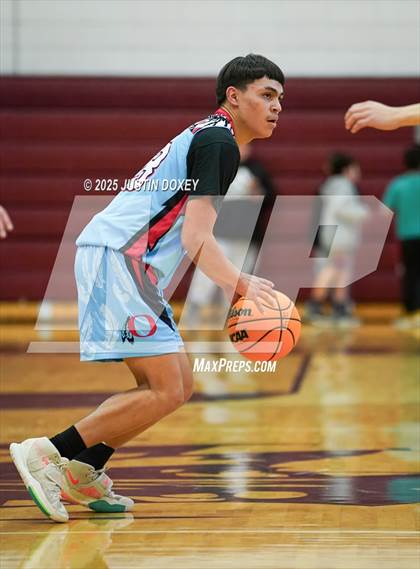 Thumbnail 3 in Eureka vs. Owyhee (NIAA 1A East League Final) photogallery.