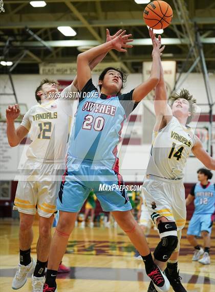 Thumbnail 3 in Eureka vs. Owyhee (NIAA 1A East League Final) photogallery.