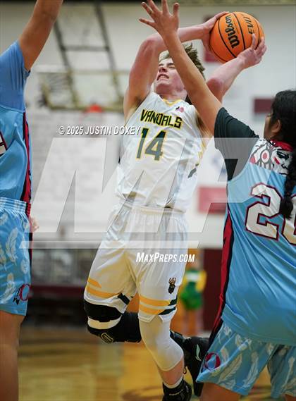Thumbnail 2 in Eureka vs. Owyhee (NIAA 1A East League Final) photogallery.