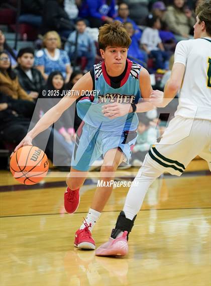 Thumbnail 3 in Eureka vs. Owyhee (NIAA 1A East League Final) photogallery.