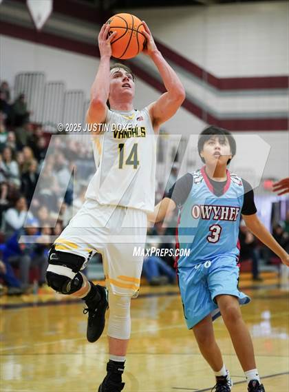 Thumbnail 3 in Eureka vs. Owyhee (NIAA 1A East League Final) photogallery.