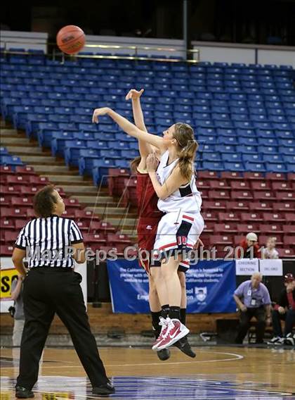 Thumbnail 1 in Calaveras vs. Modesto Christian (CIF SJS D4 Final) photogallery.
