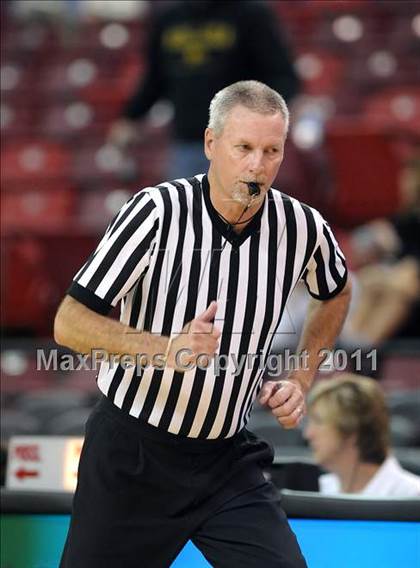 Thumbnail 3 in Calaveras vs. Modesto Christian (CIF SJS D4 Final) photogallery.