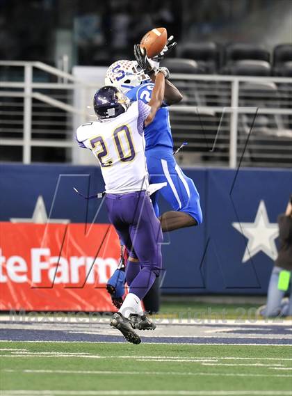 Thumbnail 3 in Mart vs. Stamford (UIL 1A Division 1 Final) photogallery.
