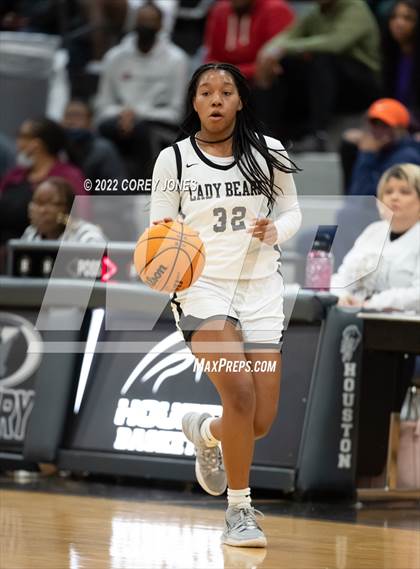 Thumbnail 2 in Perry vs Houston County  photogallery.