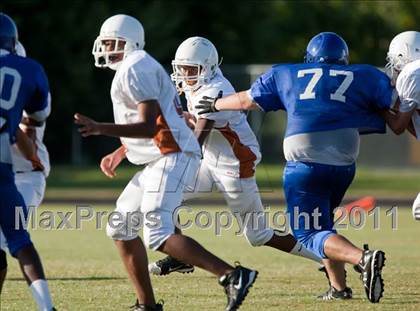 Thumbnail 3 in Channelview vs Dobie (Freshmen B) photogallery.