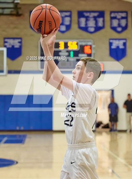 Thumbnail 1 in AGBU @ Laguna Blanca photogallery.