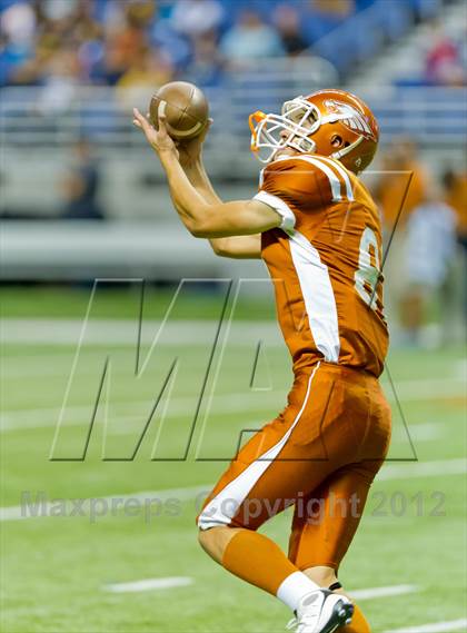 Thumbnail 3 in Eagle Pass vs. Edinburg North (UIL 5A Division 2 Bi-District Playoff) photogallery.