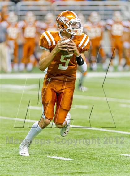 Thumbnail 2 in Eagle Pass vs. Edinburg North (UIL 5A Division 2 Bi-District Playoff) photogallery.