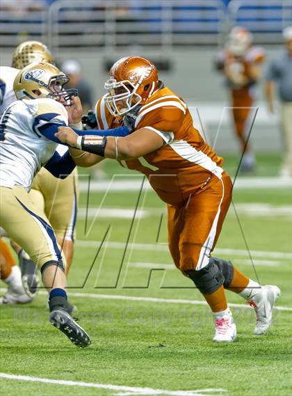 Thumbnail 2 in Eagle Pass vs. Edinburg North (UIL 5A Division 2 Bi-District Playoff) photogallery.