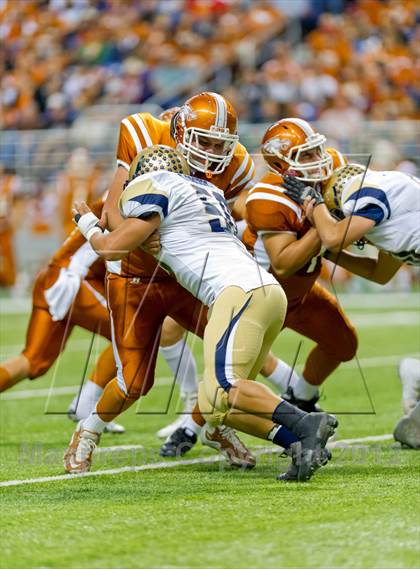 Thumbnail 2 in Eagle Pass vs. Edinburg North (UIL 5A Division 2 Bi-District Playoff) photogallery.